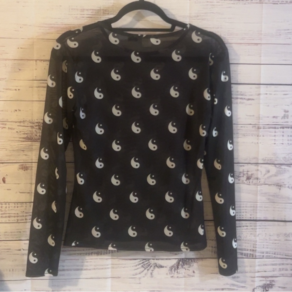 Ying Yang Mesh Top - Picture 2 of 2